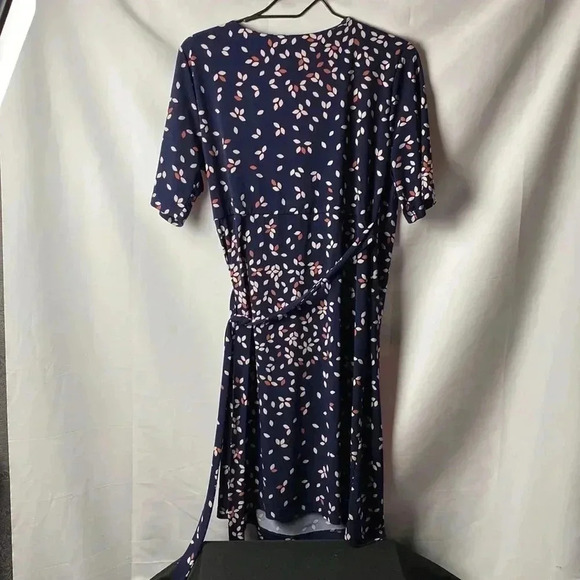 MOTHERHOOD MATERNITY WO SIZE LARGE WRAP DRESS NAVY W/ SALMON AND CREAM DESIGN - Picture 9 of 12